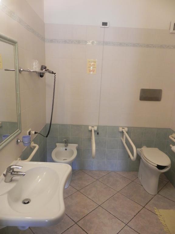 Hotel Ristorante Belsito Borgo San Dalmazzo Buitenkant foto
